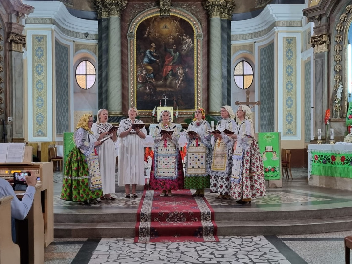 U Monoštoru održan Marijanski pučki festival