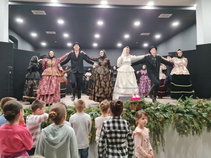 Božićni koncert folklornog odjela HKPD-a Matija Gubec iz Tavankuta